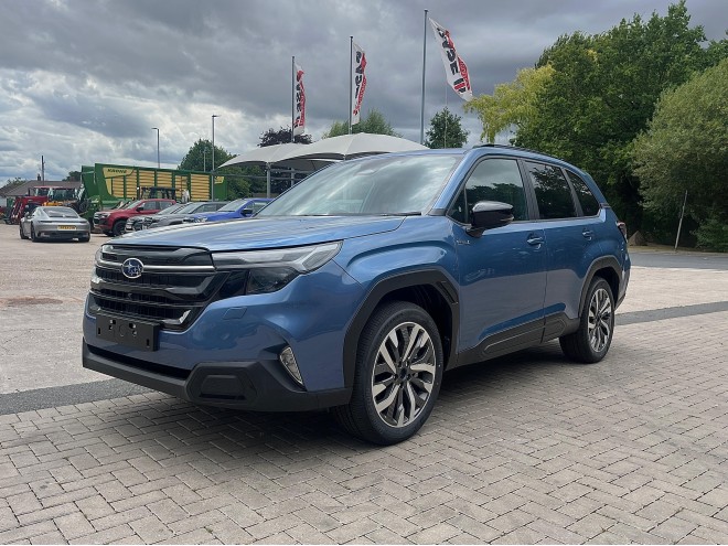 Subaru Forester 2.0i-S EU Touring Black FT Horizon Blue Pearl