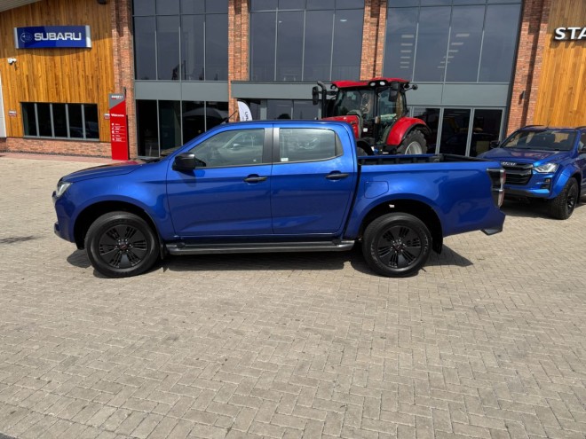 Isuzu D-max 1.9 V-Cross Double Cab 4x4 Auto Biarritz Blue