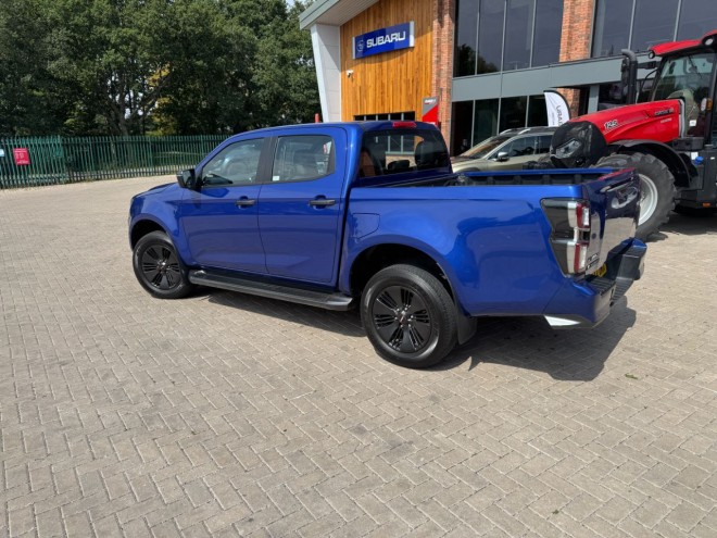 Isuzu D-max 1.9 V-Cross Double Cab 4x4 Auto Biarritz Blue