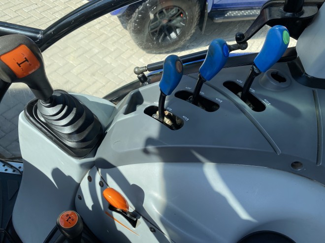 New Holland T4.75 Creep speed 40KPH