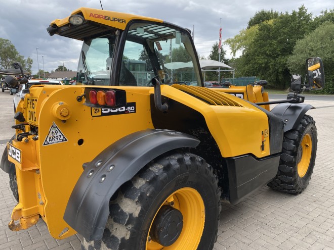 JCB 536-60 Agri Super C/W Q Fit headstock with Pallet tines