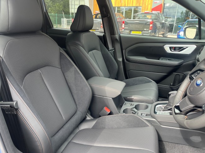 Subaru Forester 2.0i-S EU Touring Black FT Horizon Blue Pearl
