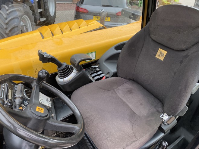 JCB 536-60 Agri Super C/W Q Fit headstock with Pallet tines