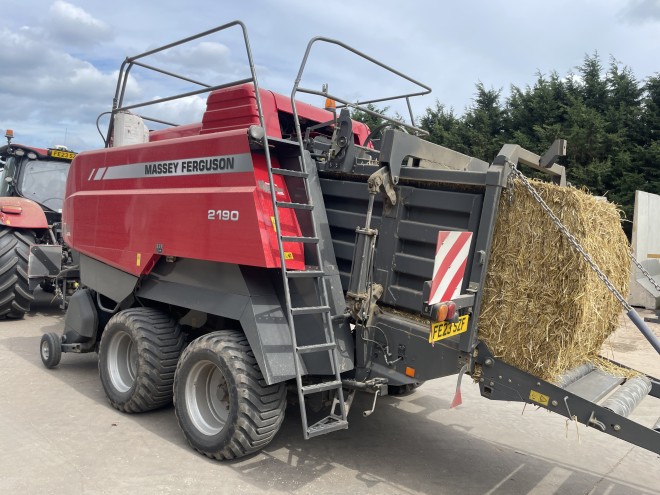Massey Furguson 2190 120 x120 baler