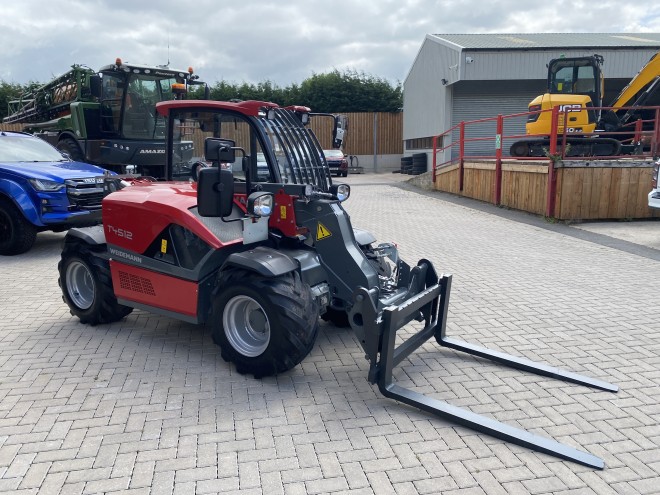 Weidemann 4512 T Premium with Euro headstock pallet tines Ex demo