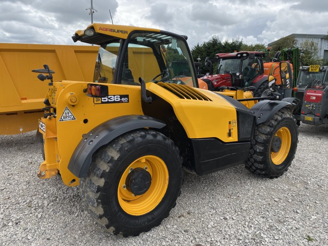 JCB 536-60 Agri Super C/W Q Fit headstock with Pallet tines