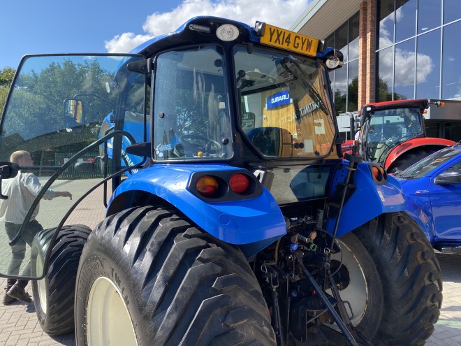 New Holland T4.75 Creep speed 40KPH