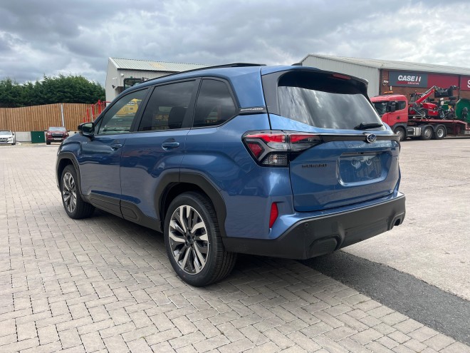 Subaru Forester 2.0i-S EU Touring Black FT Horizon Blue Pearl