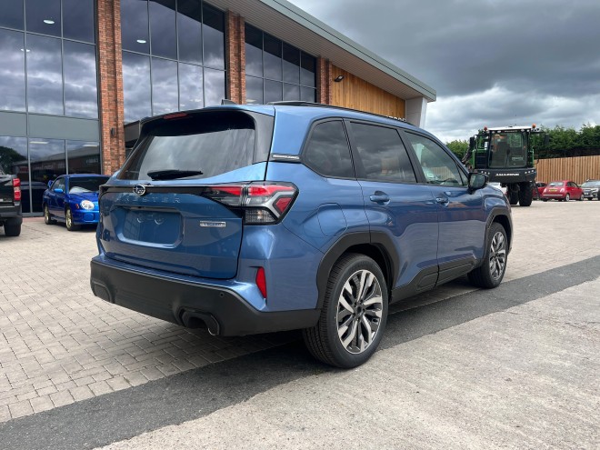 Subaru Forester 2.0i-S EU Touring Black FT Horizon Blue Pearl