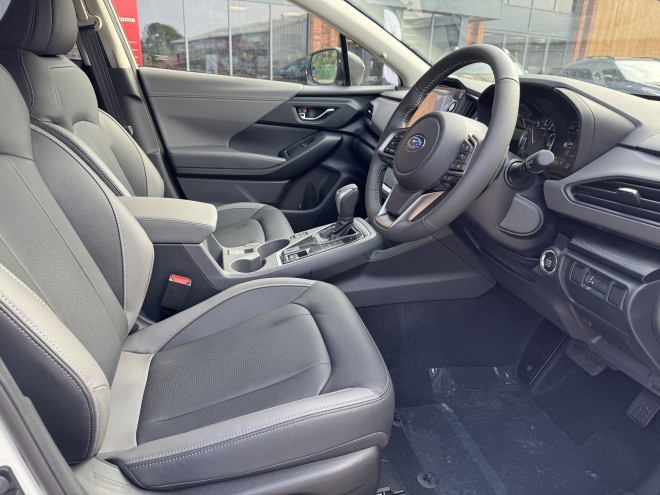 Subaru Crosstrek Touring 2.0 e-Boxer AT AWD Crystal White Pearl