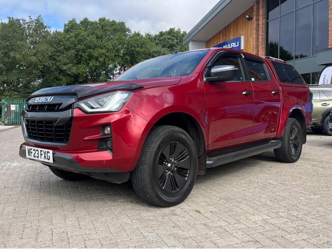 Isuzu D-Max V-Cross Spinel Red