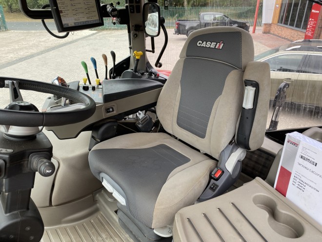 Case IH Puma 220 Powershift, Front linkage, Front pto, Dual motion seat Accuguide ready