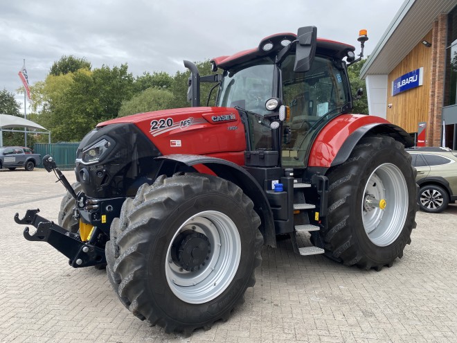 Case IH Puma 220 Powershift, Front linkage, Front pto, Dual motion seat Accuguide ready