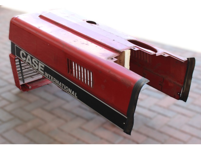 Used Case IH Engine Bonnet Hood with grille, Case IH Hood, Spare tractor parts, vintage tractors, 585 Case IH hood, Case IH Dealer, used parts, Tractor hood, Case IH 585 spare parts, Startin Tractors