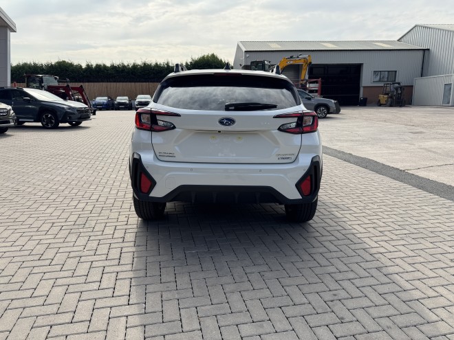 Subaru Crosstrek Touring 2.0 e-Boxer AT AWD Crystal White Pearl