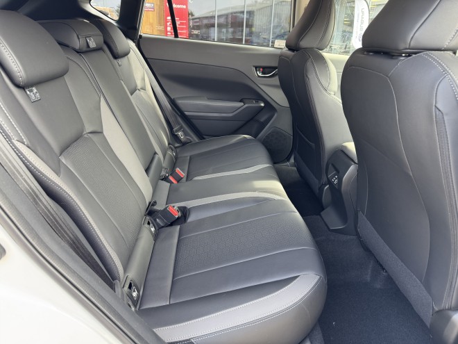 Subaru Crosstrek Touring 2.0 e-Boxer AT AWD Crystal White Pearl