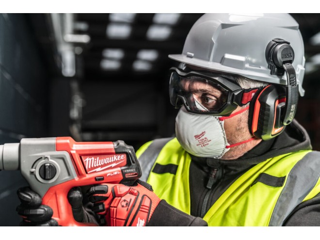 High-Profile Goggles Vented Clear  OEM Part: 4932493435, Milwaukee goggles, Milwaukee PPE, Milwaukee eye protection, Milwaukee Dealer, Milwaukee online, Milwaukee Tools, click & collect, UK post, Milwaukee goggles, Startin Tractors