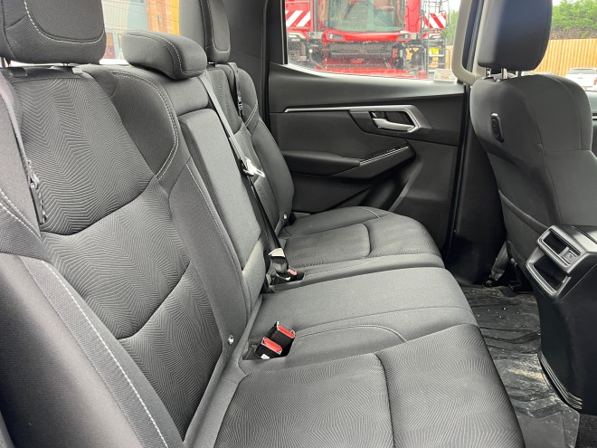 Isuzu D-Max DL20 Double Cab Mercury Silver