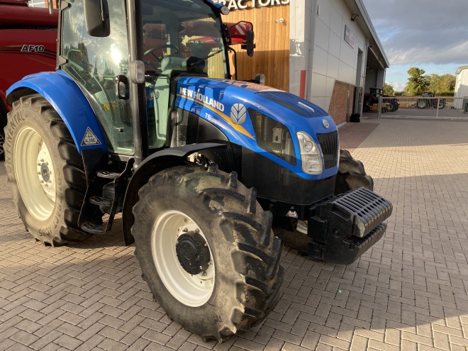 New Holland T5.105 Hi-lo Power shuttle