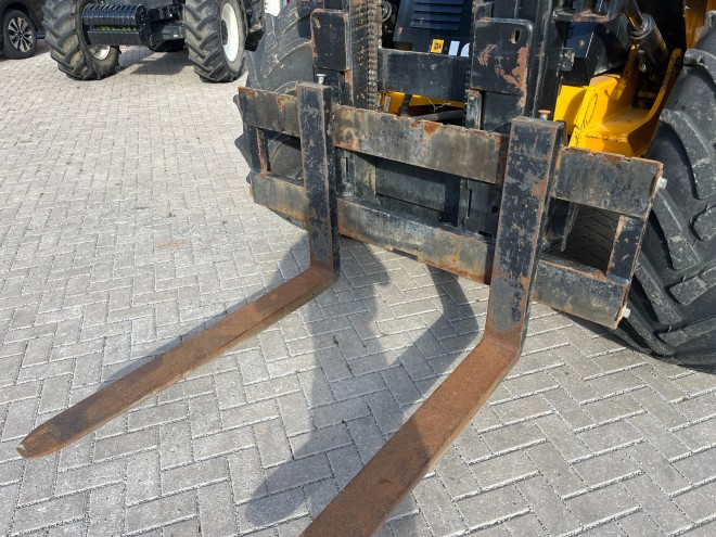 JCB 926 4WD C/W Pallet Tines