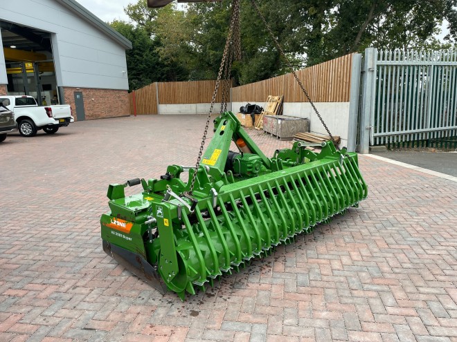 Amazone KE 3001 C/W 500mm Packer