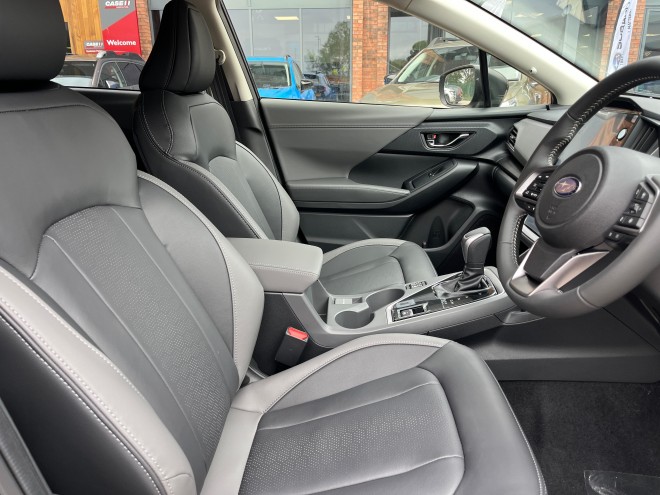 Subaru Crosstrek Touring 2.0 e-Boxer AT AWD YH Crystal Black Silica