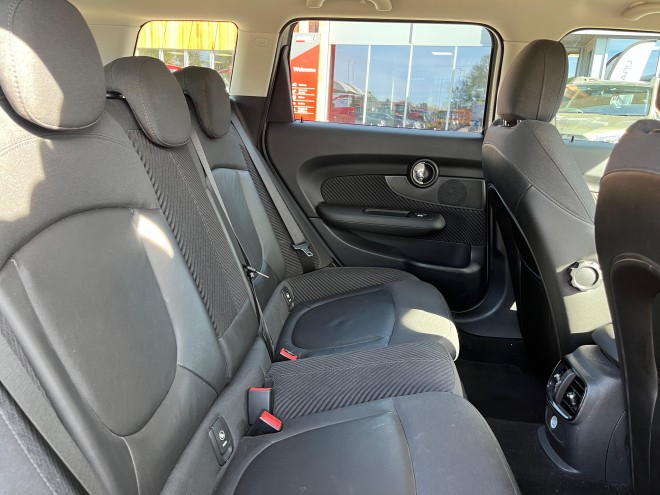 Mini Cooper Cooper D 2.0 6dr Auto