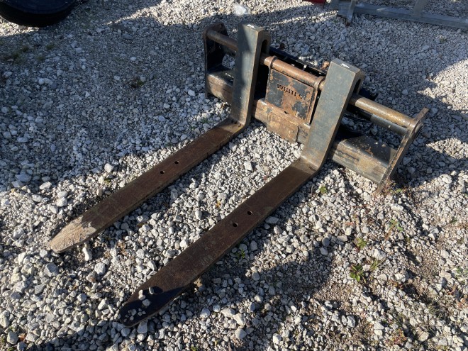 Weidemann 7042 Merlo Headstock with Pallet tines