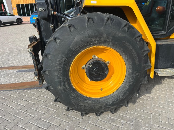 JCB 926 4WD C/W Pallet Tines