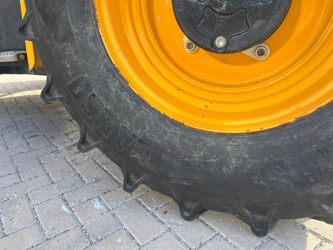 JCB 926 4WD C/W Pallet Tines