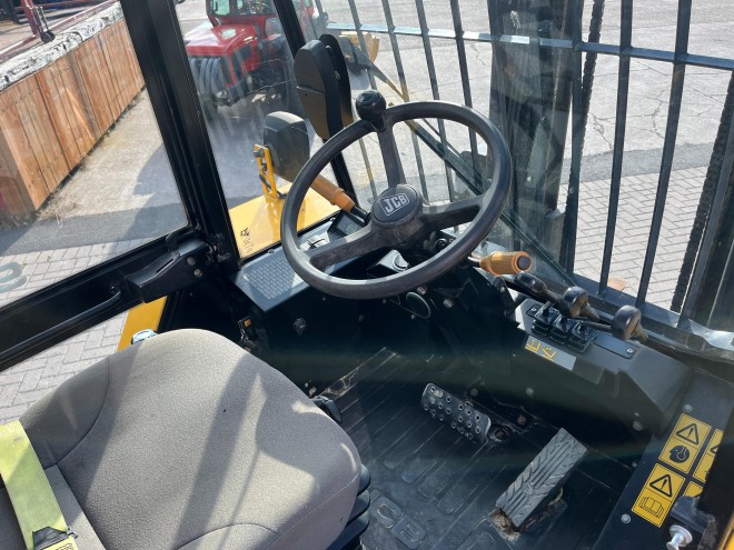 JCB 926 4WD C/W Pallet Tines