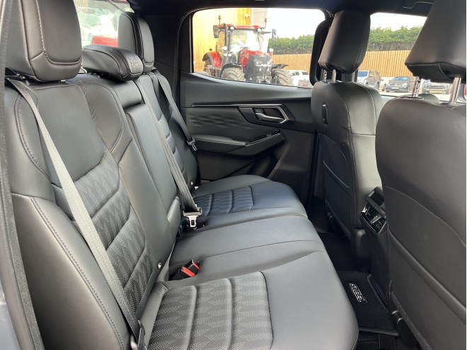 Isuzu D-Max V-Cross Steel Edition Auto