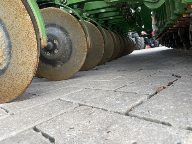 Amazone 3M Combination Drill, Centaya 3000 Super 3m drill Isobus paired with KG3001 special  3m Power Harrow