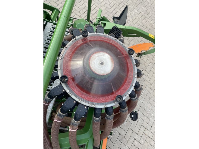 Amazone 3M Combination Drill, Centaya 3000 Super 3m drill Isobus paired with KG3001 special  3m Power Harrow