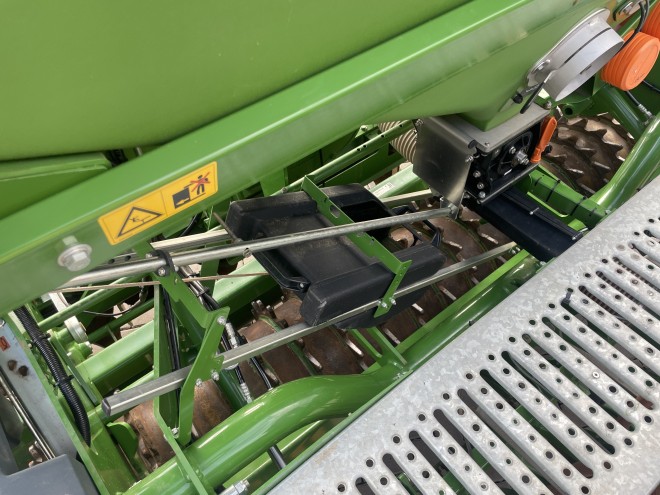 Amazone 3M Combination Drill, Centaya 3000 Super 3m drill Isobus paired with KG3001 special  3m Power Harrow