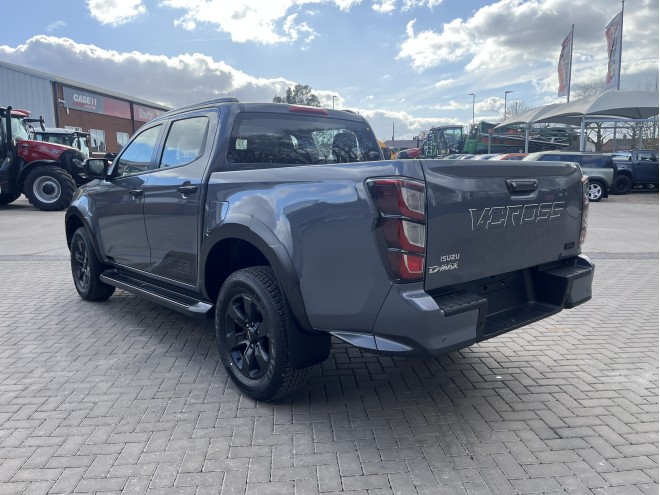 Isuzu D-Max V-Cross Steel Edition Auto
