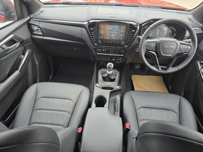 Isuzu DMAX V-Cross Manual Sienna Orange