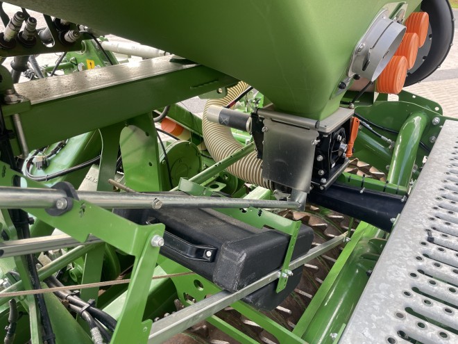 Amazone 3M Combination Drill, Centaya 3000 Super 3m drill Isobus paired with KG3001 special  3m Power Harrow