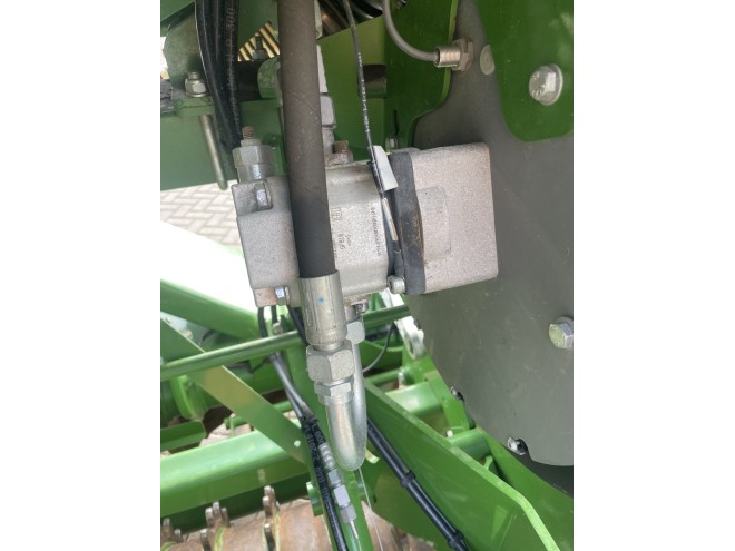 Amazone 3M Combination Drill, Centaya 3000 Super 3m drill Isobus paired with KG3001 special  3m Power Harrow