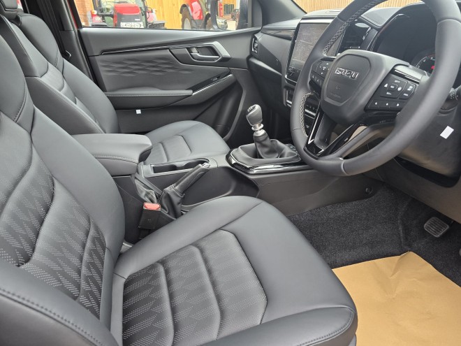 Isuzu DMAX V-Cross Manual Sienna Orange