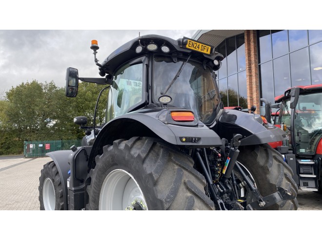 Case IH Puma 200 CVX AFS Connect C/W Front Linkage and Full Accuguide