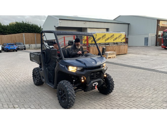 Can-Am SSV Traxter XU HD9 BE ABS DEMO Dusty Navy Satin