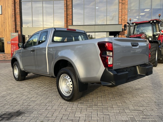 Isuzu D-MAX Utility Extended Cab Mercury Silver