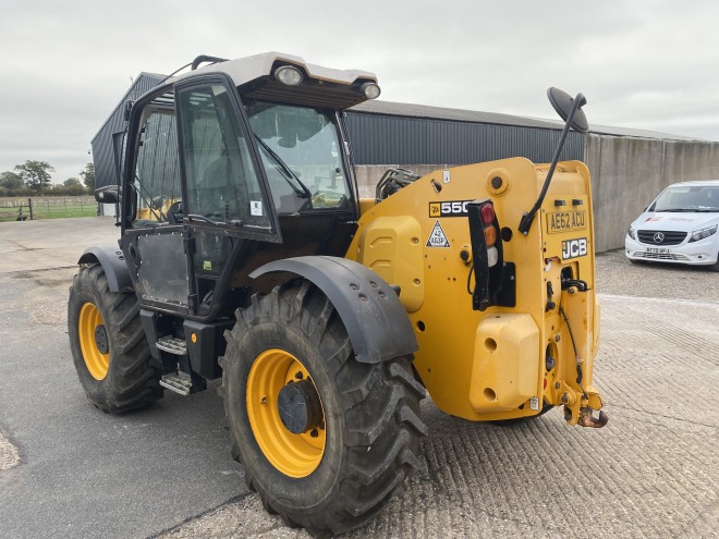 JCB 550-80 Agri Plus C/W Q fit headstock Pallet tines