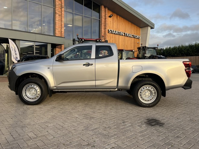 Isuzu D-MAX Utility Extended Cab Mercury Silver