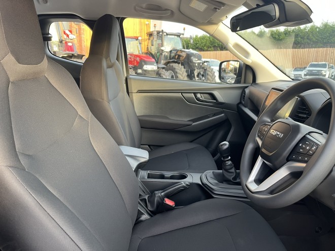 Isuzu D-MAX Utility Extended Cab Mercury Silver