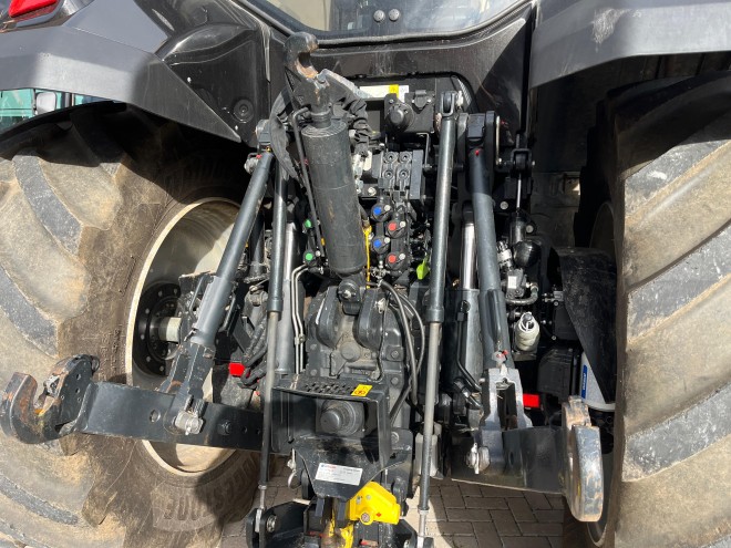 Case IH Puma 200 CVX AFS Connect C/W Front Linkage and Full Accuguide