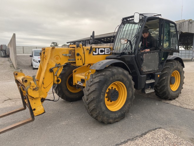 JCB 550-80 Agri Plus C/W Q fit headstock Pallet tines