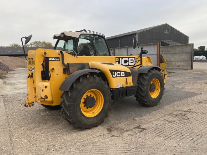 JCB 550-80 Agri Plus C/W Q fit headstock Pallet tines