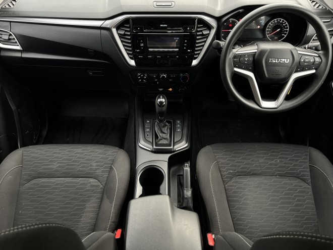 Isuzu D-Max DL20 Double cab Spinel Red